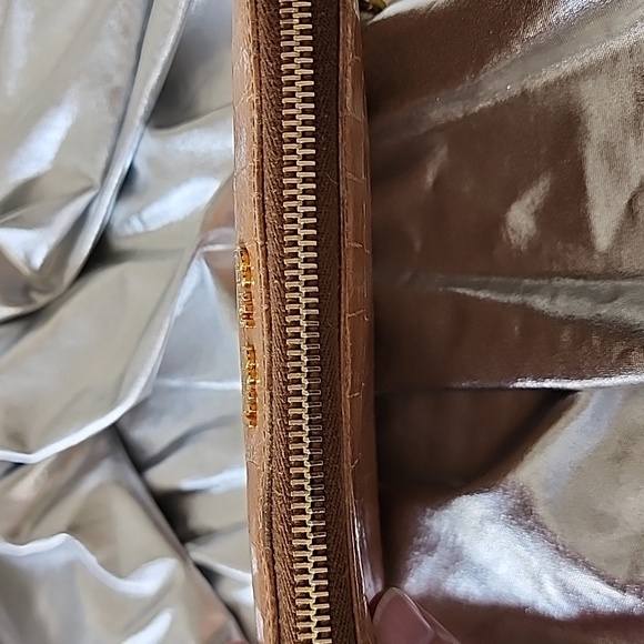 Preowned Miu Miu brown zipper wallet - Picture 12 of 12